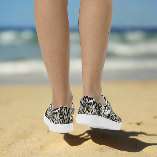 Snow Jaguar Lace-up Canvas Shoes