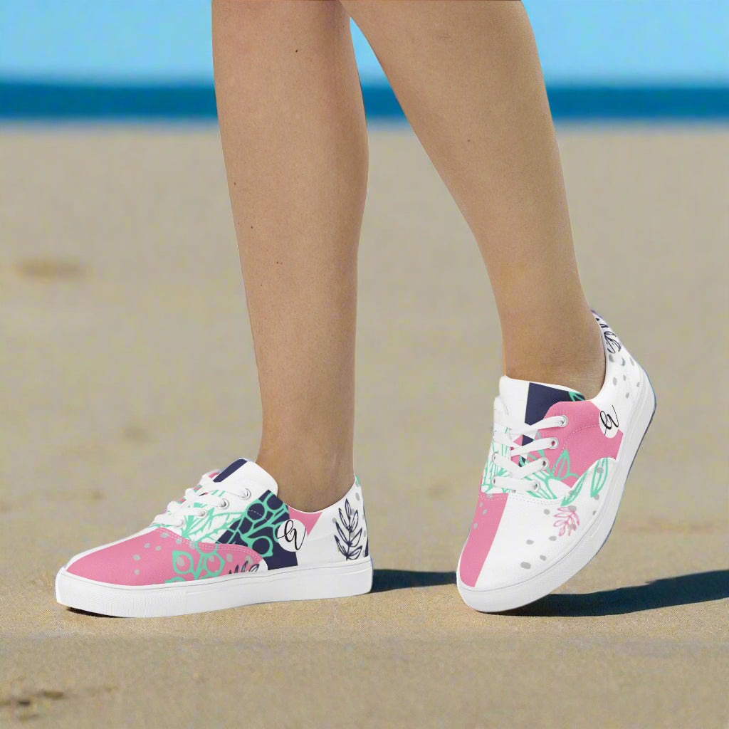 Garden Peak Lace-up Canvas Shoes