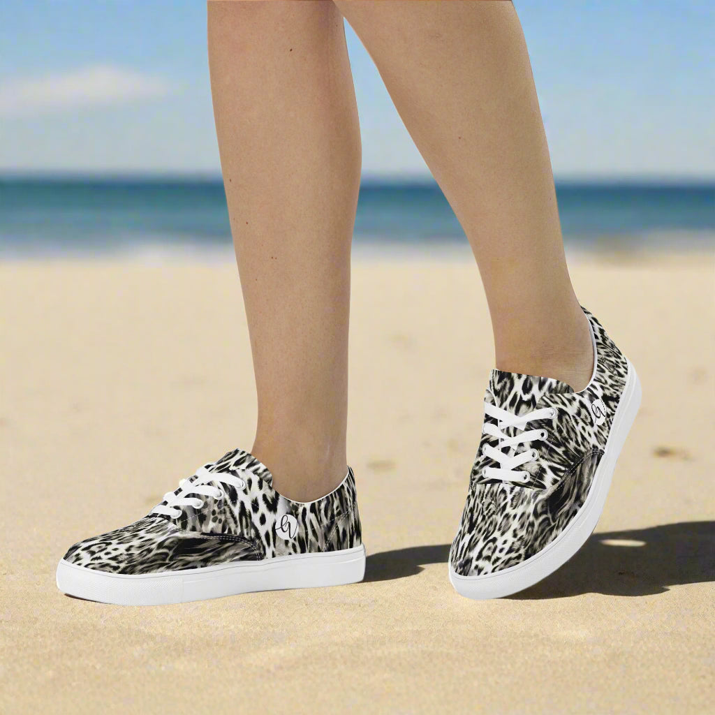Snow Jaguar Lace-up Canvas Shoes