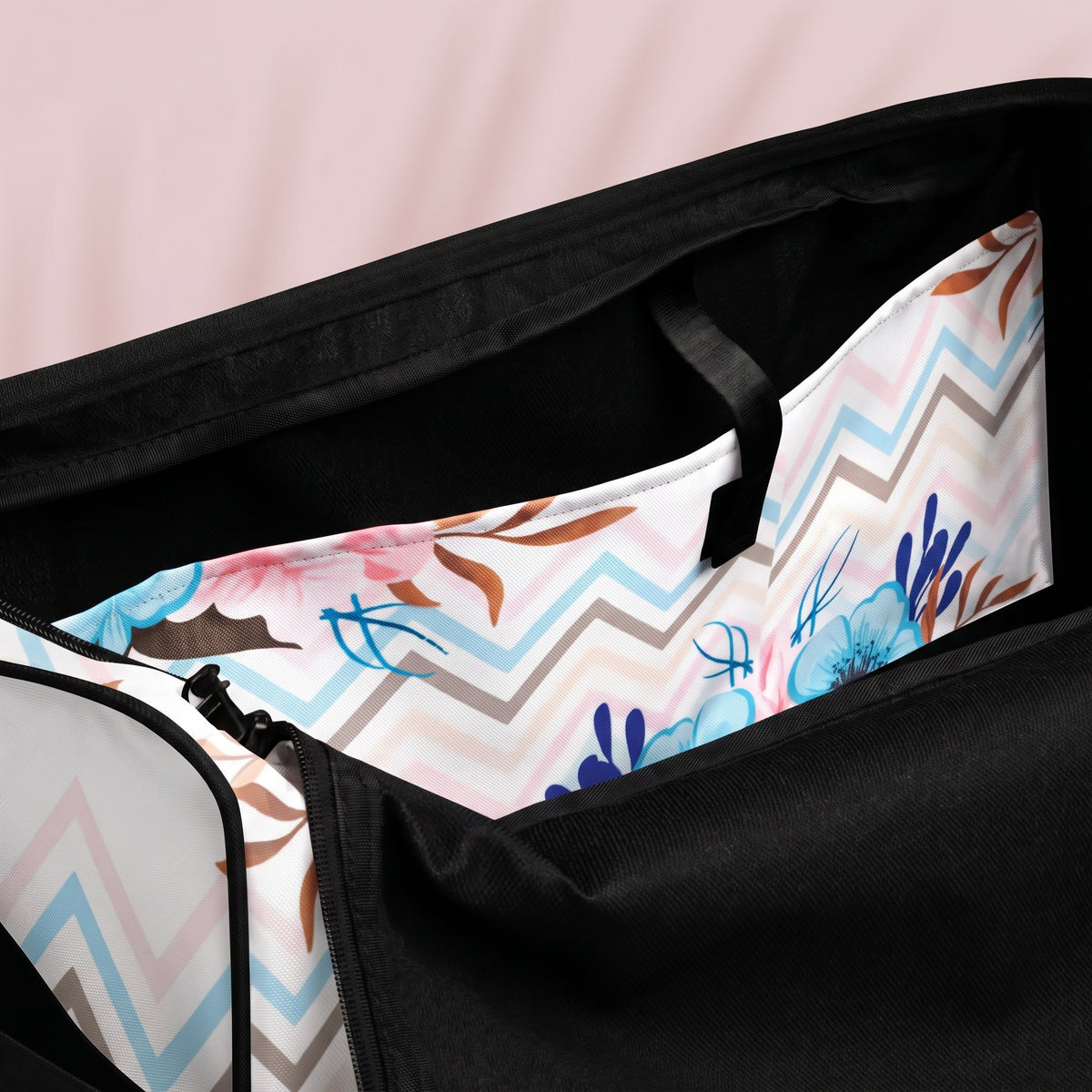 Multi Lines Duffle bag